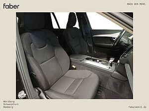 Volvo  D5 Momentum AWD-7 Sitzer-