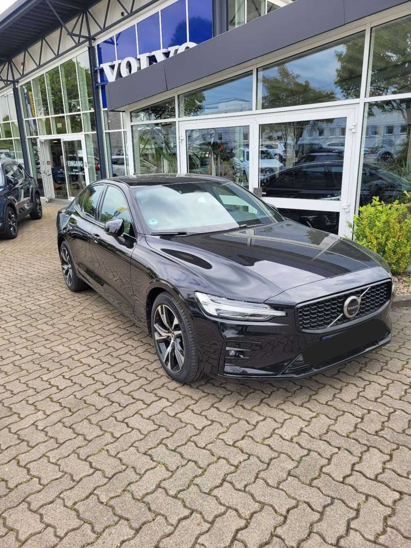 Volvo  Lim. Plus Dark AWD