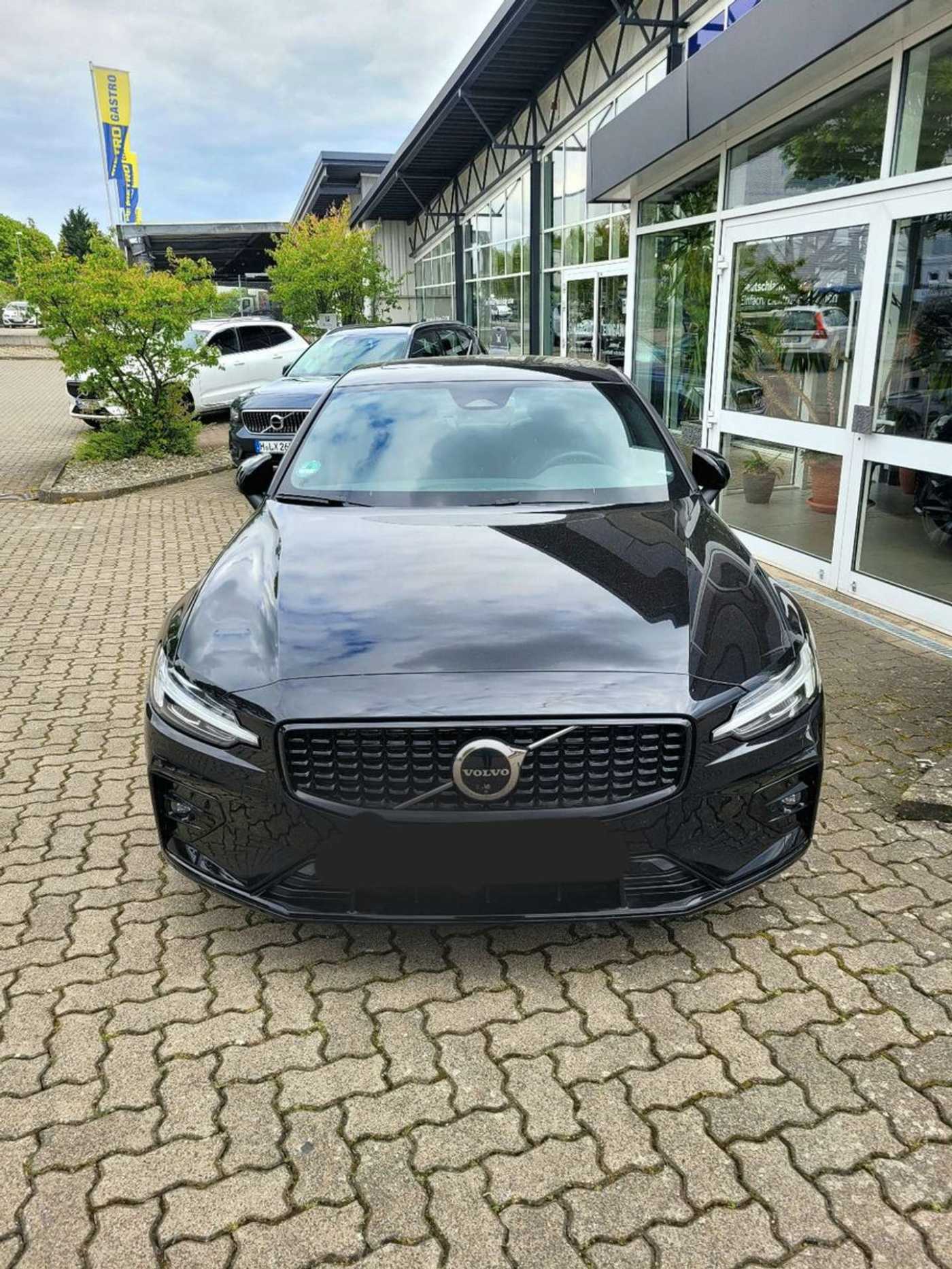 Volvo  Lim. Plus Dark AWD