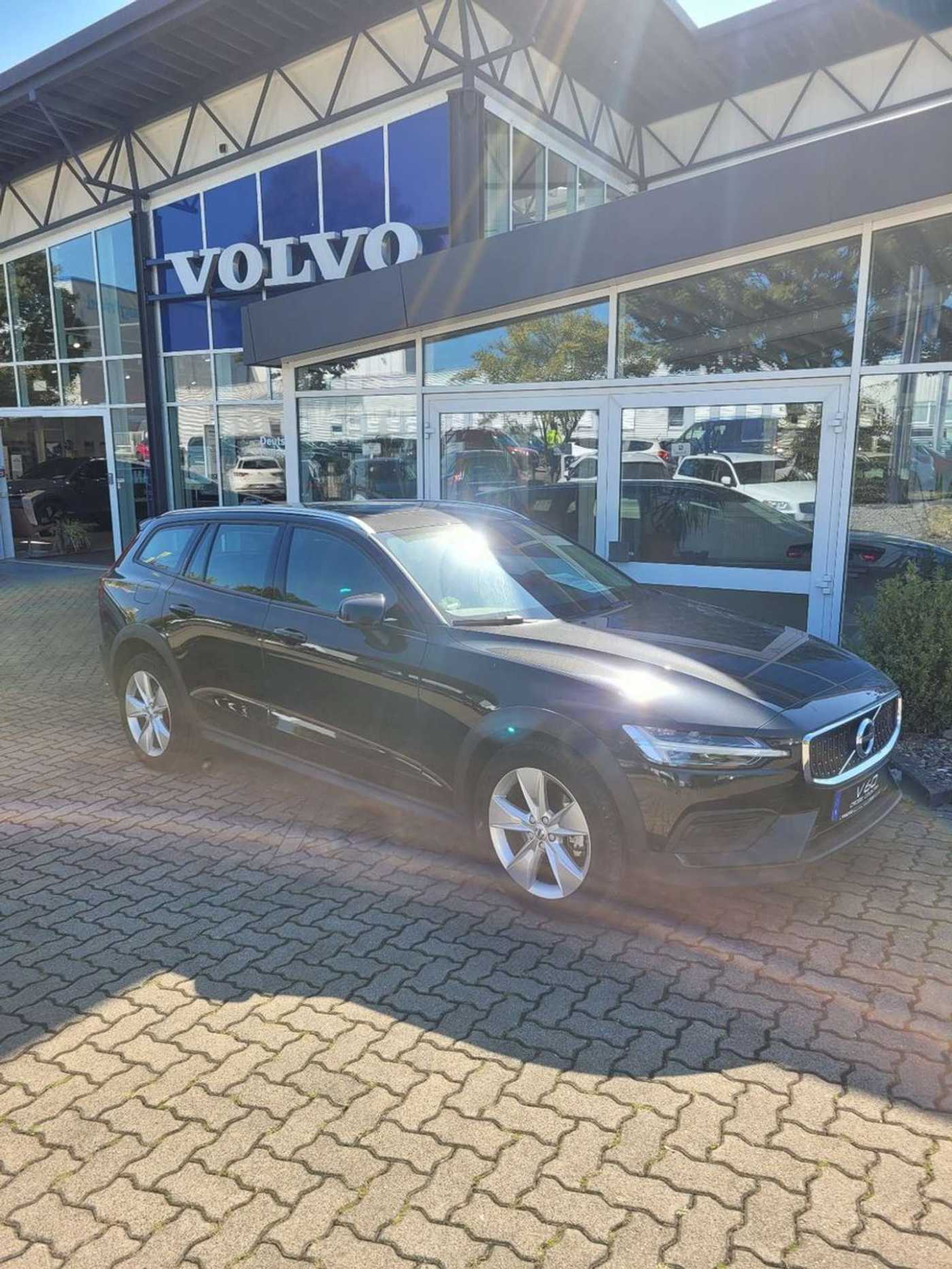 Volvo  Cross Country Basis AWD Standheizung SD