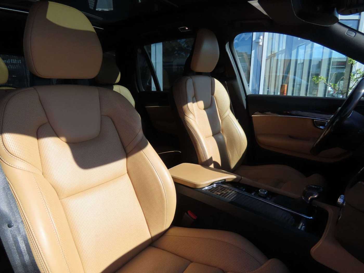 Volvo  Inscription AWD
