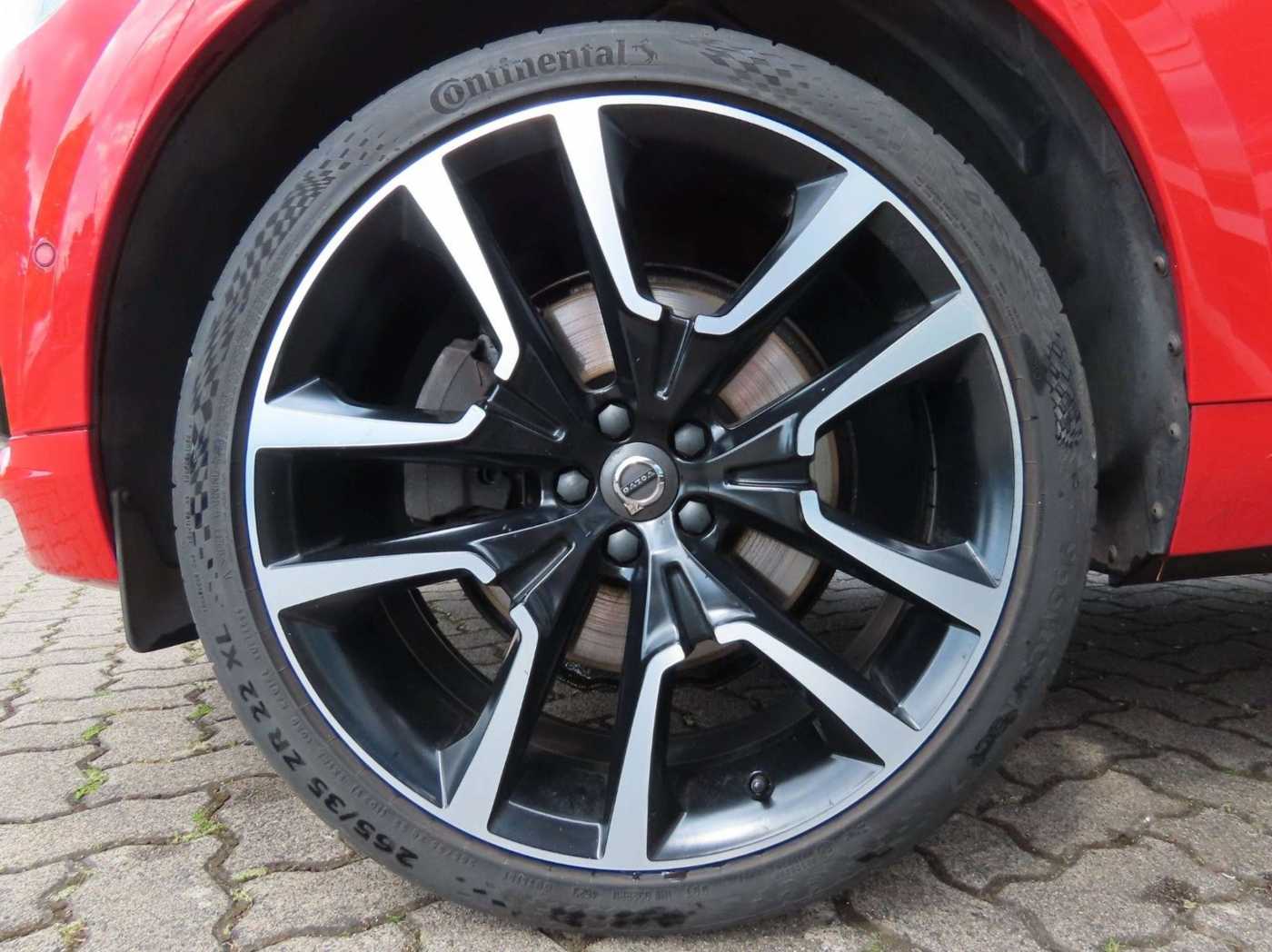 Volvo  R Design 2WD