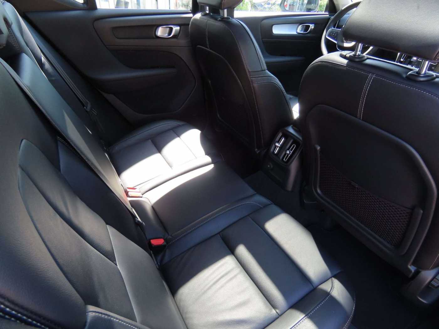 Volvo  Inscription Expression Recharge Plug-In Hyb