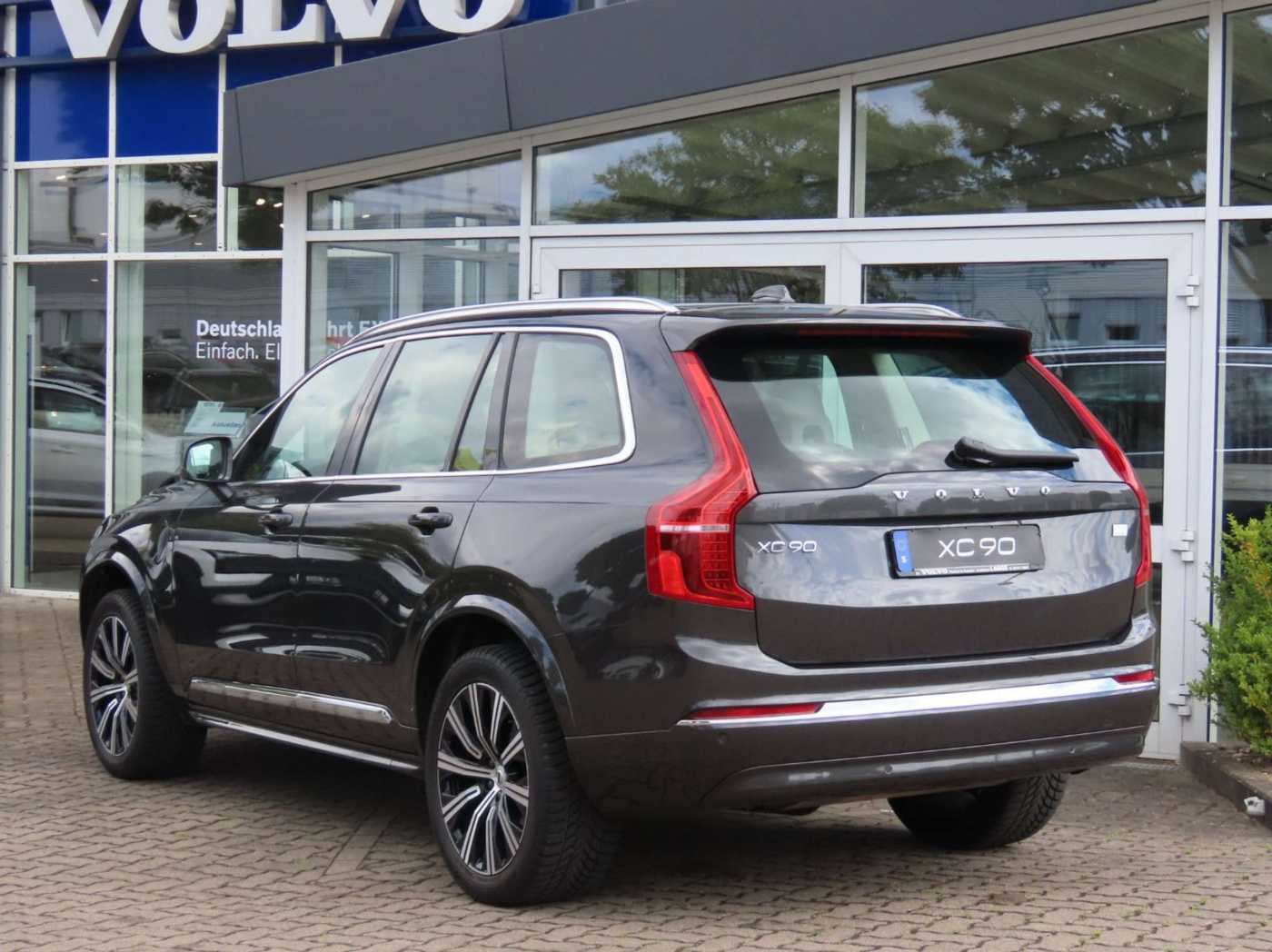 Volvo  Ultimate Bright Recharge Plug-In Hybrid AWD