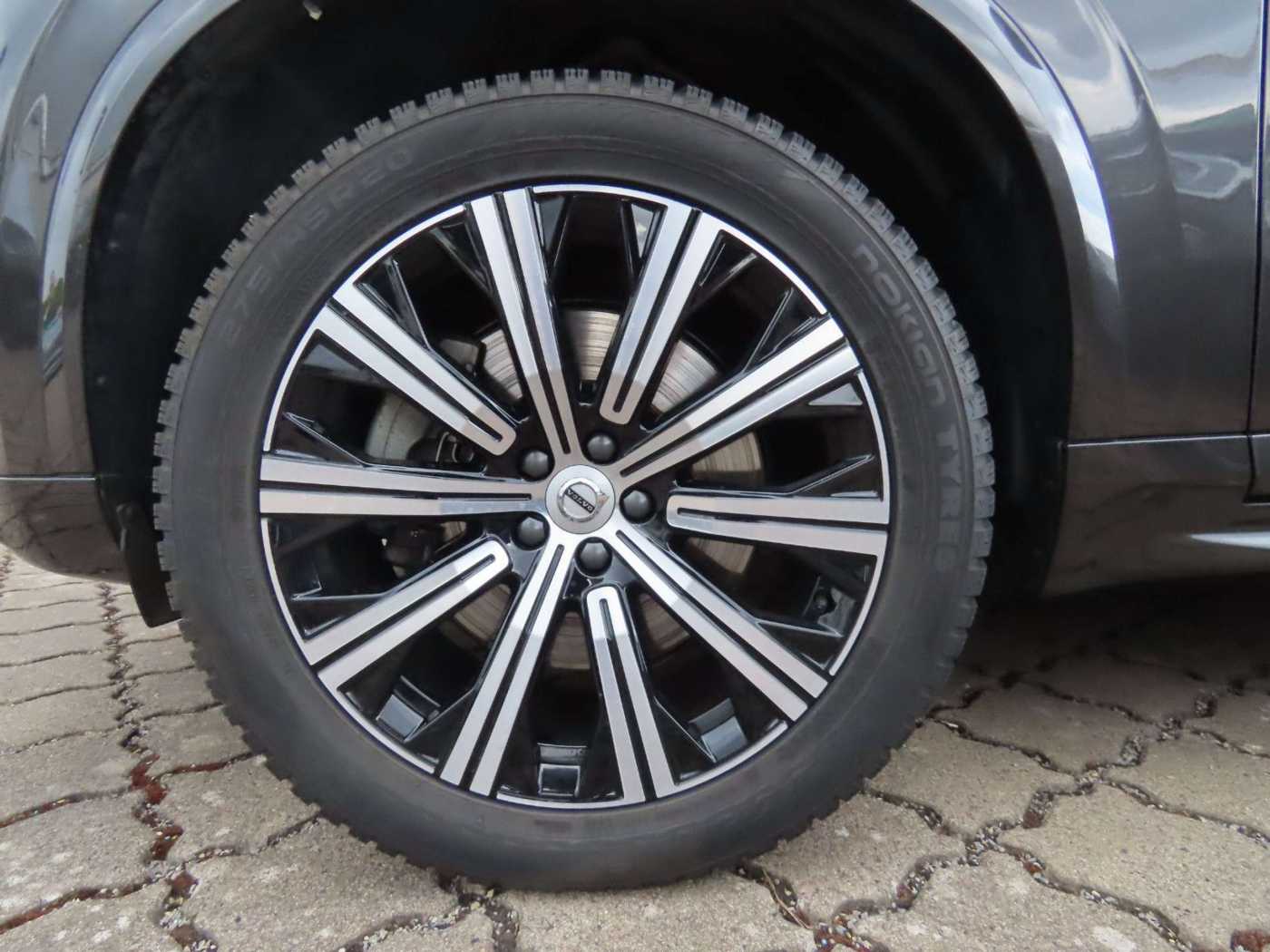 Volvo  Ultimate Bright Recharge Plug-In Hybrid AWD