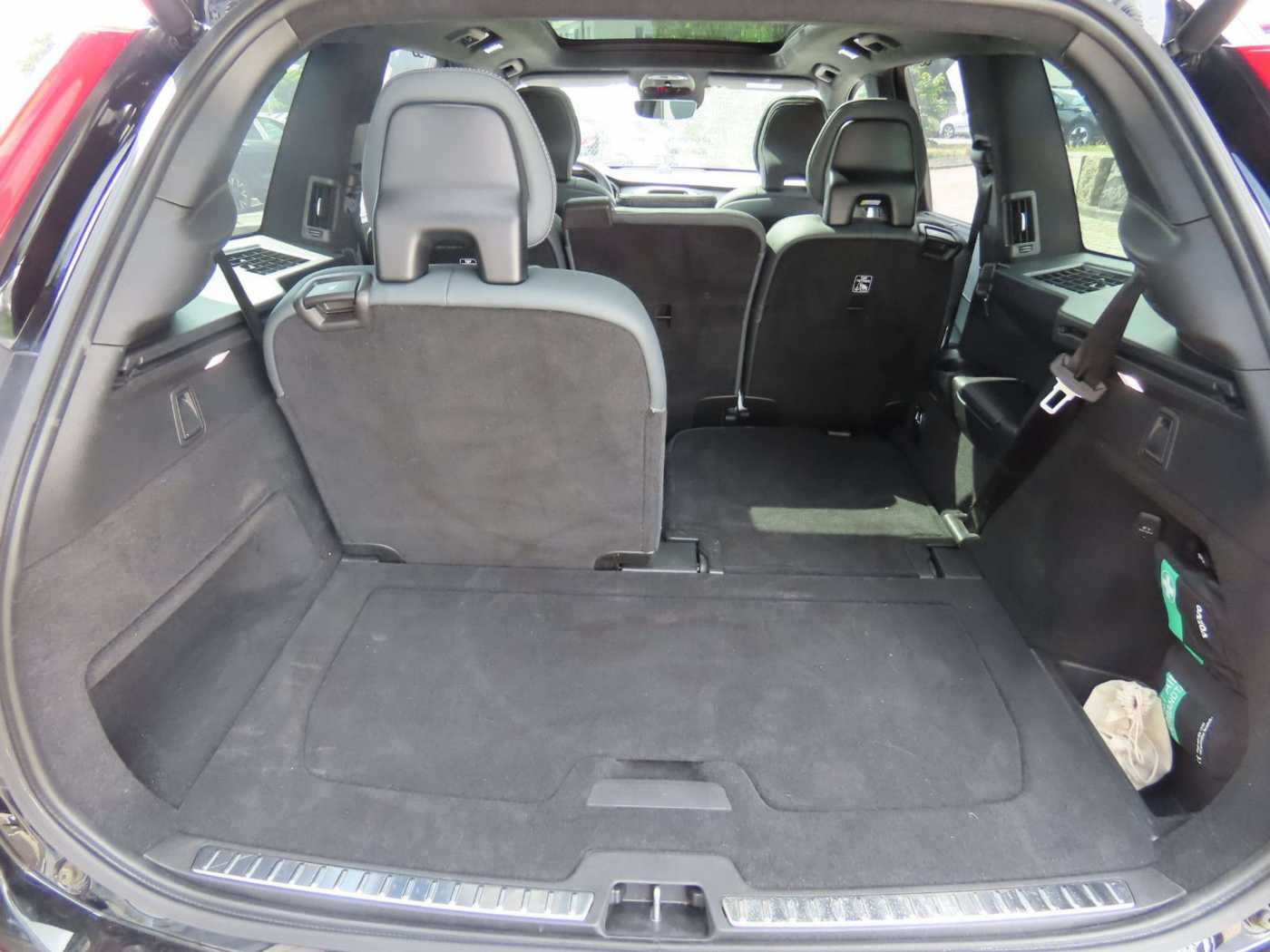 Volvo  Plus Bright Recharge Plug-In Hybrid AWD