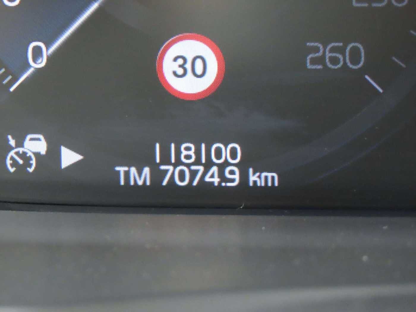 Volvo  Plus Bright Recharge Plug-In Hybrid AWD