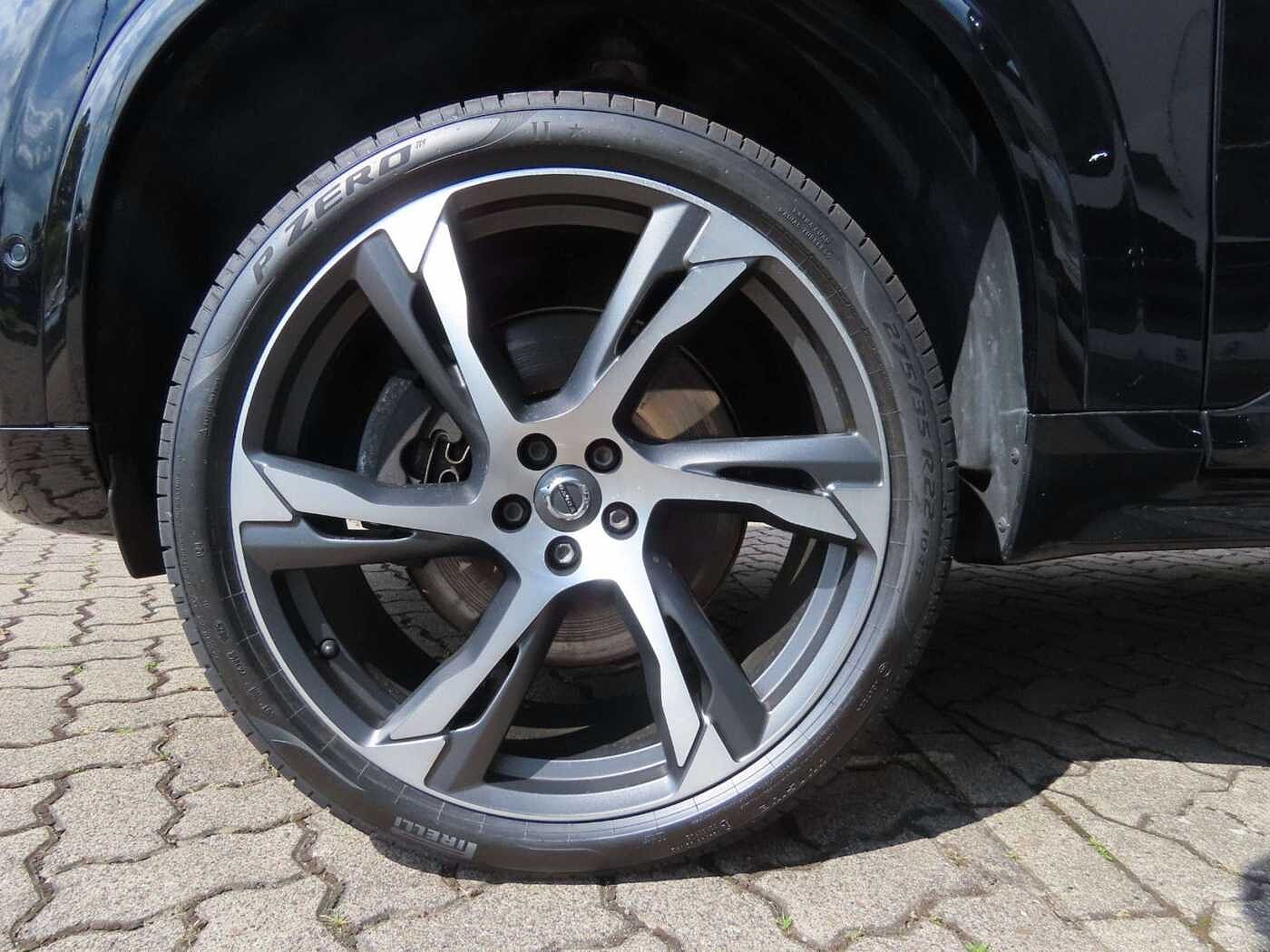 Volvo  Plus Bright Recharge Plug-In Hybrid AWD