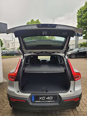 Volvo  R Design Recharge Plug-In Hybrid 2WD