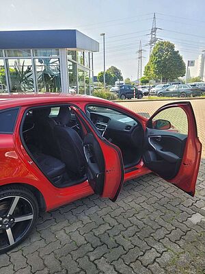 Volvo  Momentum viele Extras