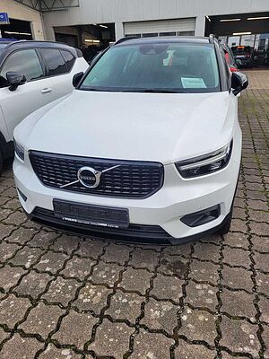 Volvo  XC40 R Design Expr Recharge Plug-In Hybrid