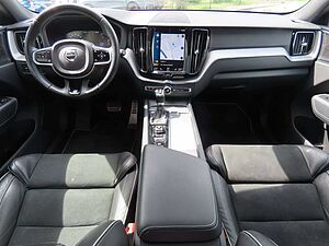 Volvo  R Design 2WD