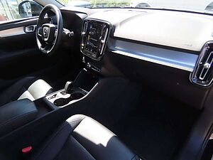 Volvo  Inscription Expression Recharge Plug-In Hyb