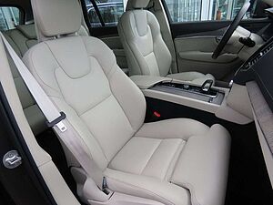 Volvo  Ultimate Bright Recharge Plug-In Hybrid AWD