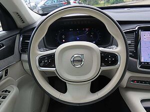 Volvo  Ultimate Bright Recharge Plug-In Hybrid AWD