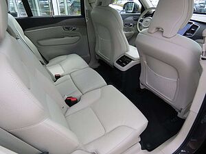 Volvo  Ultimate Bright Recharge Plug-In Hybrid AWD