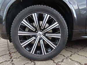 Volvo  Ultimate Bright Recharge Plug-In Hybrid AWD