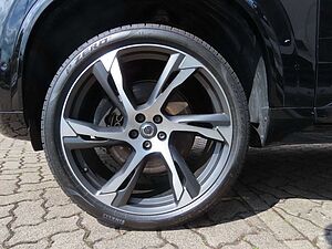 Volvo  Plus Bright Recharge Plug-In Hybrid AWD