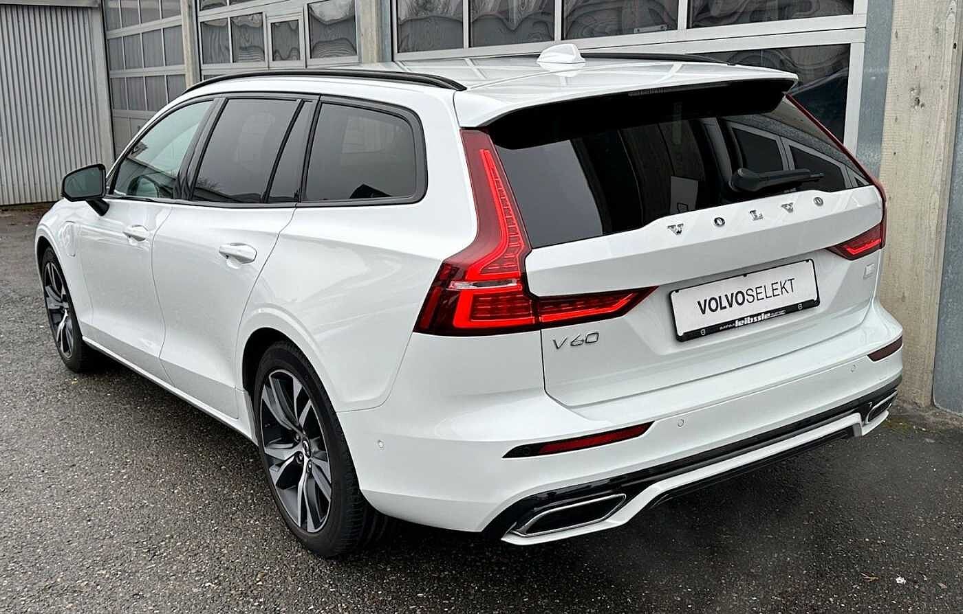 Volvo  T8 R-Design Recharge Plug-In Hybrid AWD