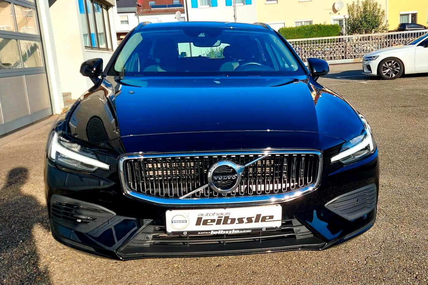 Volvo  T6 Plug-In Hybrid Momentum Pro AWD