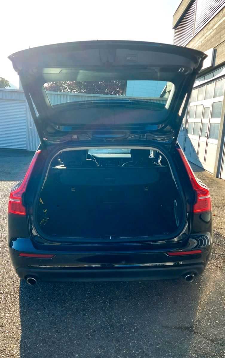Volvo  T6 Plug-In Hybrid Momentum Pro AWD