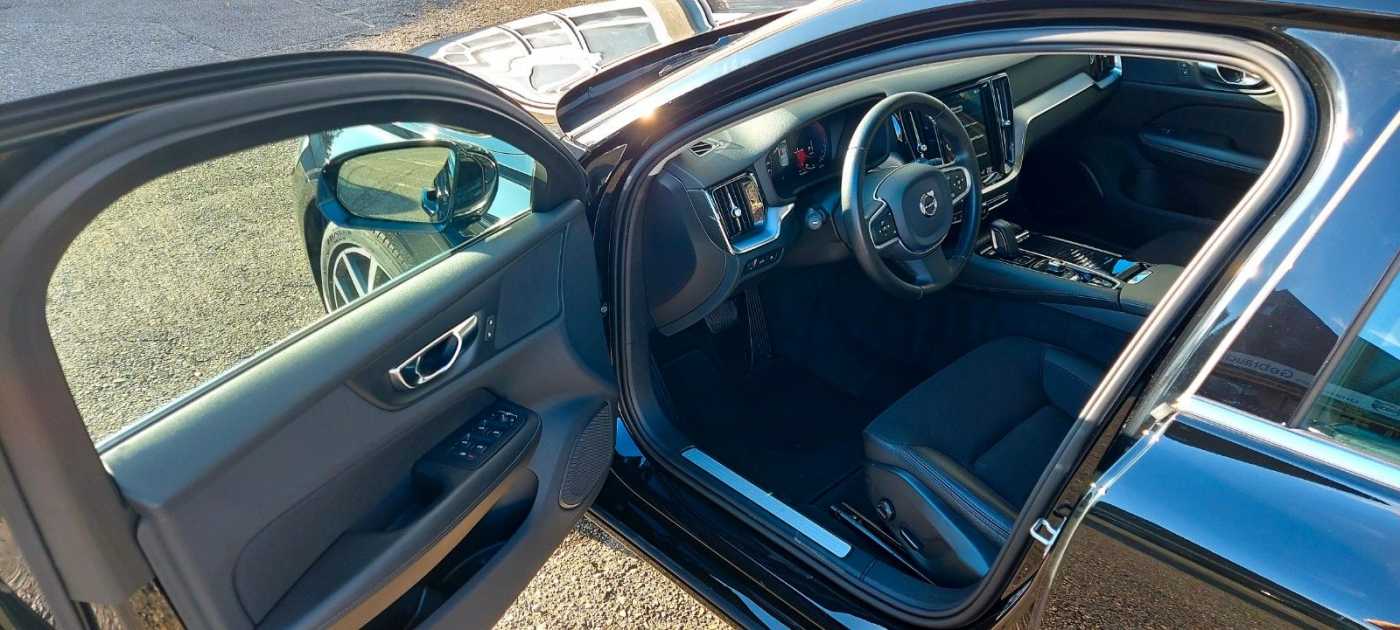 Volvo  T6 Plug-In Hybrid Momentum Pro AWD
