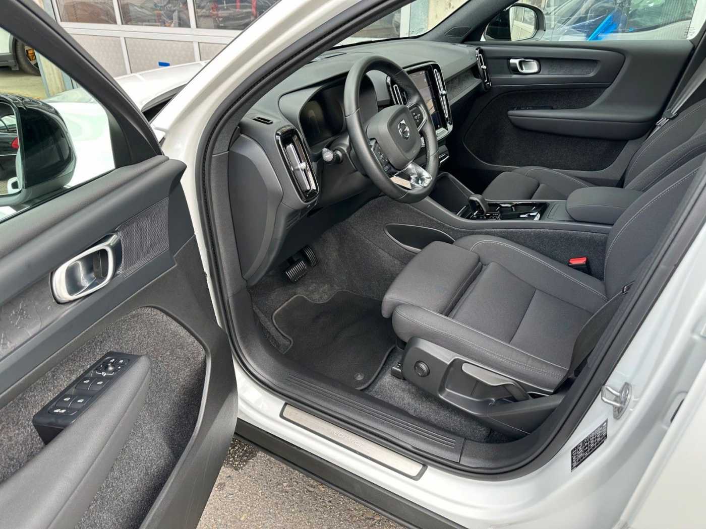 Volvo  Plus Recharge Pure Electric RWD-Pano-Cam