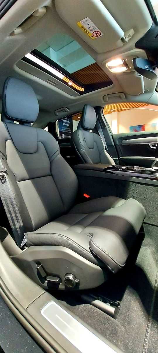 Volvo  T8 AWD Ultimate Dark-360°-HeadUp-Luft-Pano