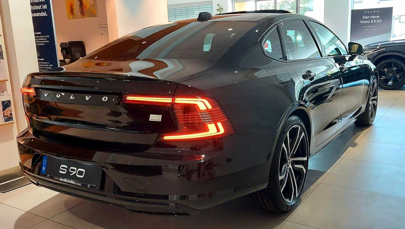 Volvo  T8 AWD Ultimate Dark-360°-HeadUp-Luft-Pano