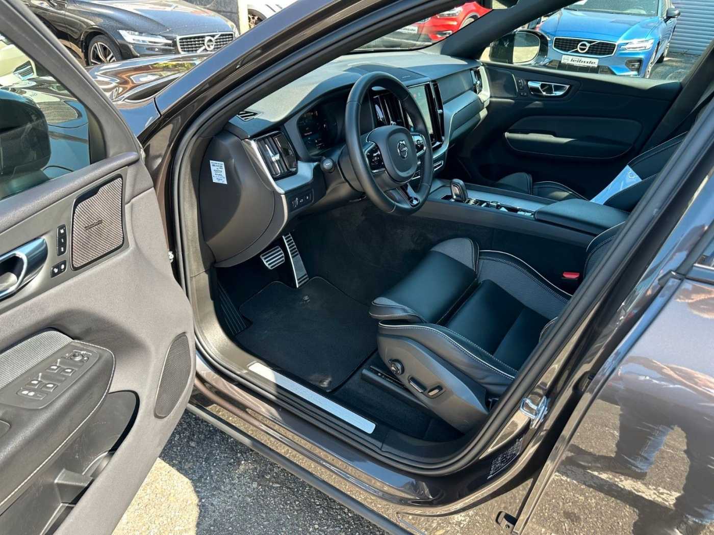 Volvo  T8 AWD R-Design Recharge mit Akku 18,8kWh