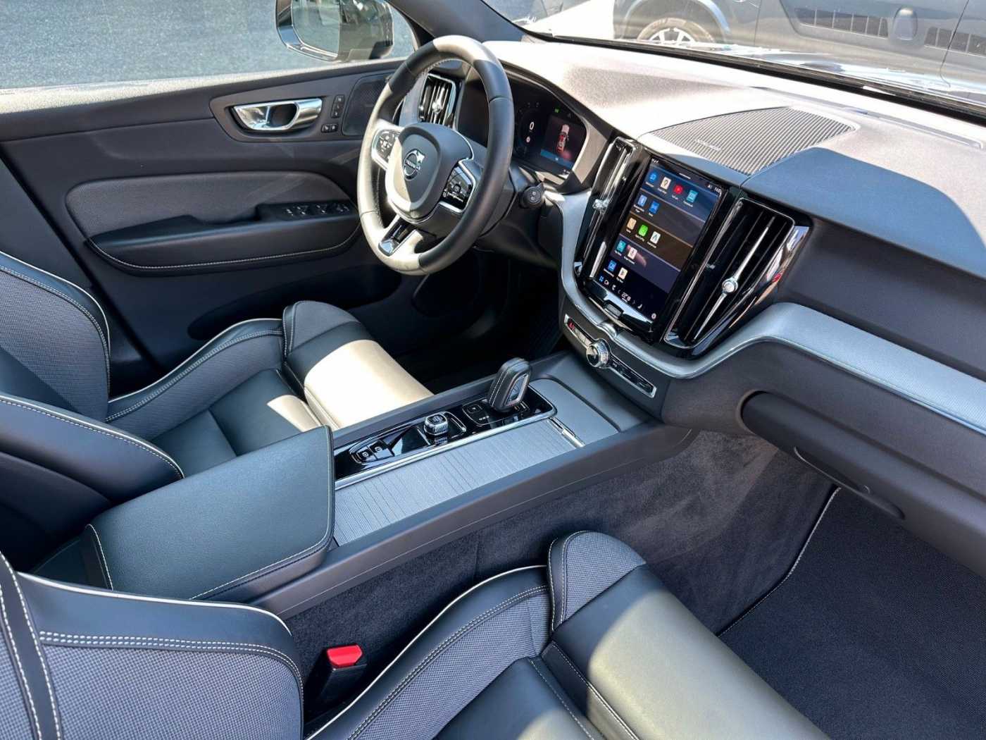 Volvo  T8 AWD R-Design Recharge mit Akku 18,8kWh