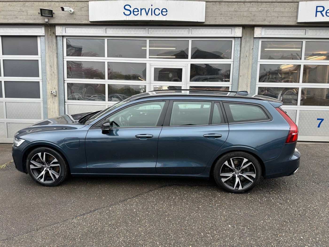 Volvo  T8 R-Design Expression AWD Plug-In Hybrid
