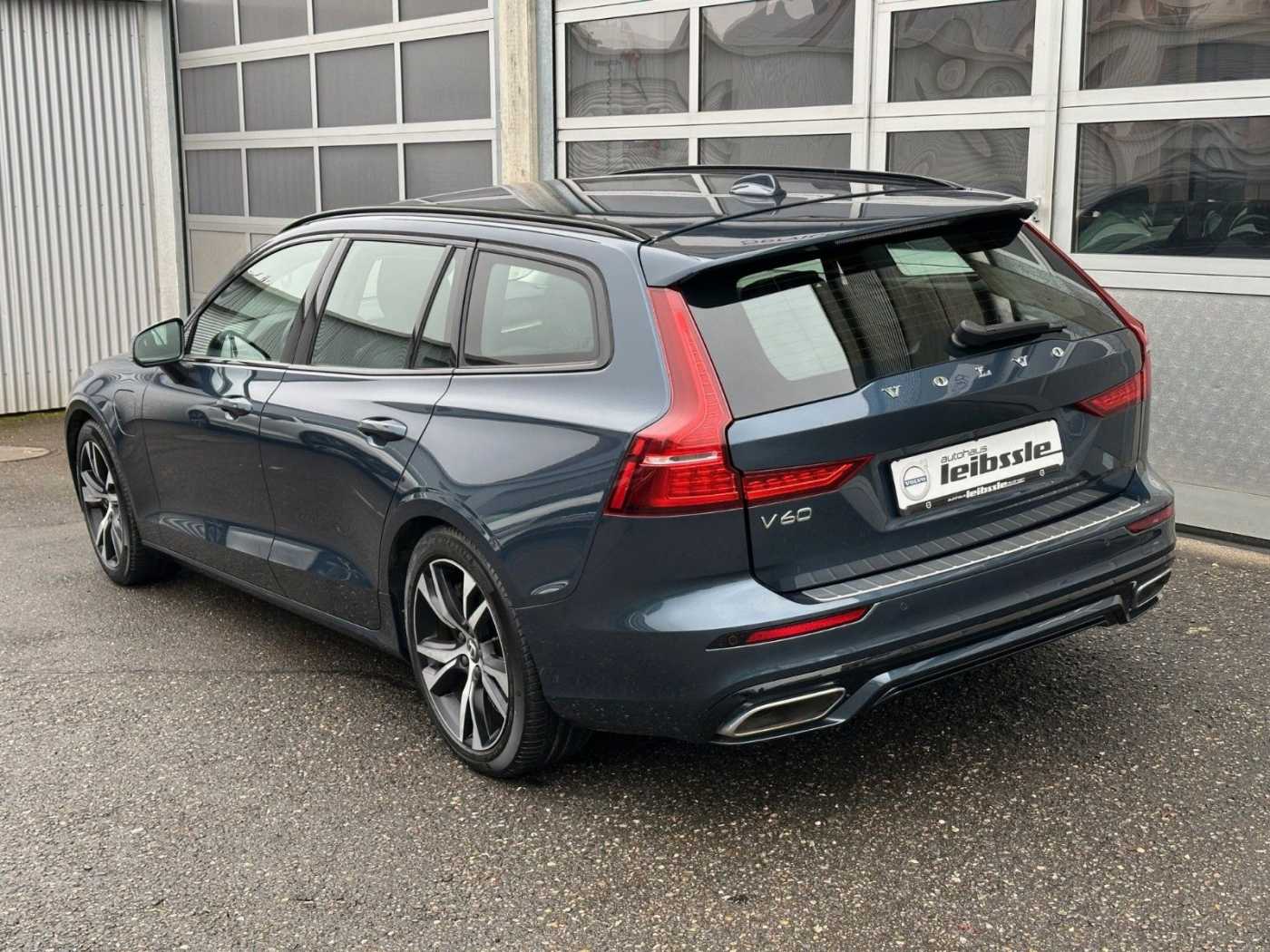 Volvo  T8 R-Design Expression AWD Plug-In Hybrid
