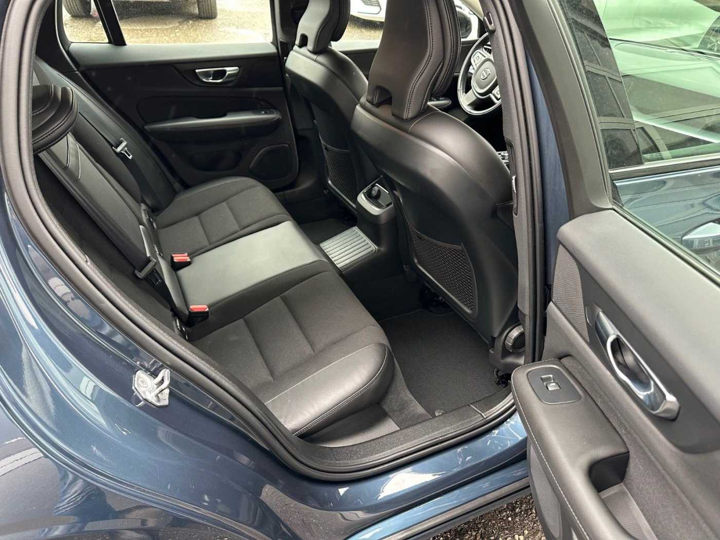 Volvo  T8 R-Design Expression AWD Plug-In Hybrid