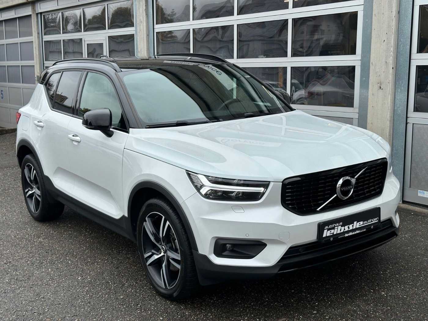 Volvo  T4 R-Design AWD