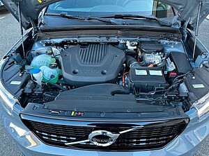 Volvo  T5 R-Design Recharge Plug-In Hybrid 2WD