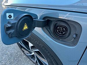 Volvo  T5 R-Design Recharge Plug-In Hybrid 2WD