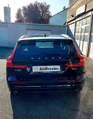 Volvo  T6 Plug-In Hybrid Momentum Pro AWD