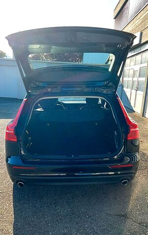 Volvo  T6 Plug-In Hybrid Momentum Pro AWD