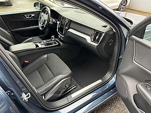 Volvo  T8 R-Design Expression AWD Plug-In Hybrid