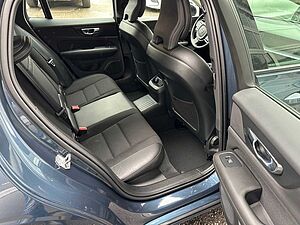 Volvo  T8 R-Design Expression AWD Plug-In Hybrid