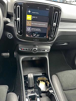 Volvo  T4 R-Design AWD
