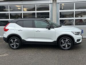 Volvo  T4 R-Design AWD
