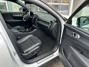 Volvo  T4 R-Design AWD