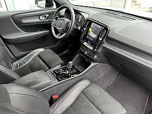 Volvo  T4 R-Design AWD