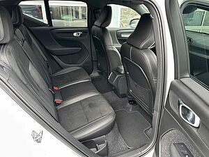 Volvo  T4 R-Design AWD