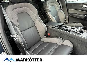 Volvo  XC60 Plus, B4 AWD Mild-Hybrid, Diesel, Dark