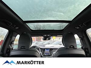 Volvo  XC60 Plus, B4 AWD Mild-Hybrid, Diesel, Dark