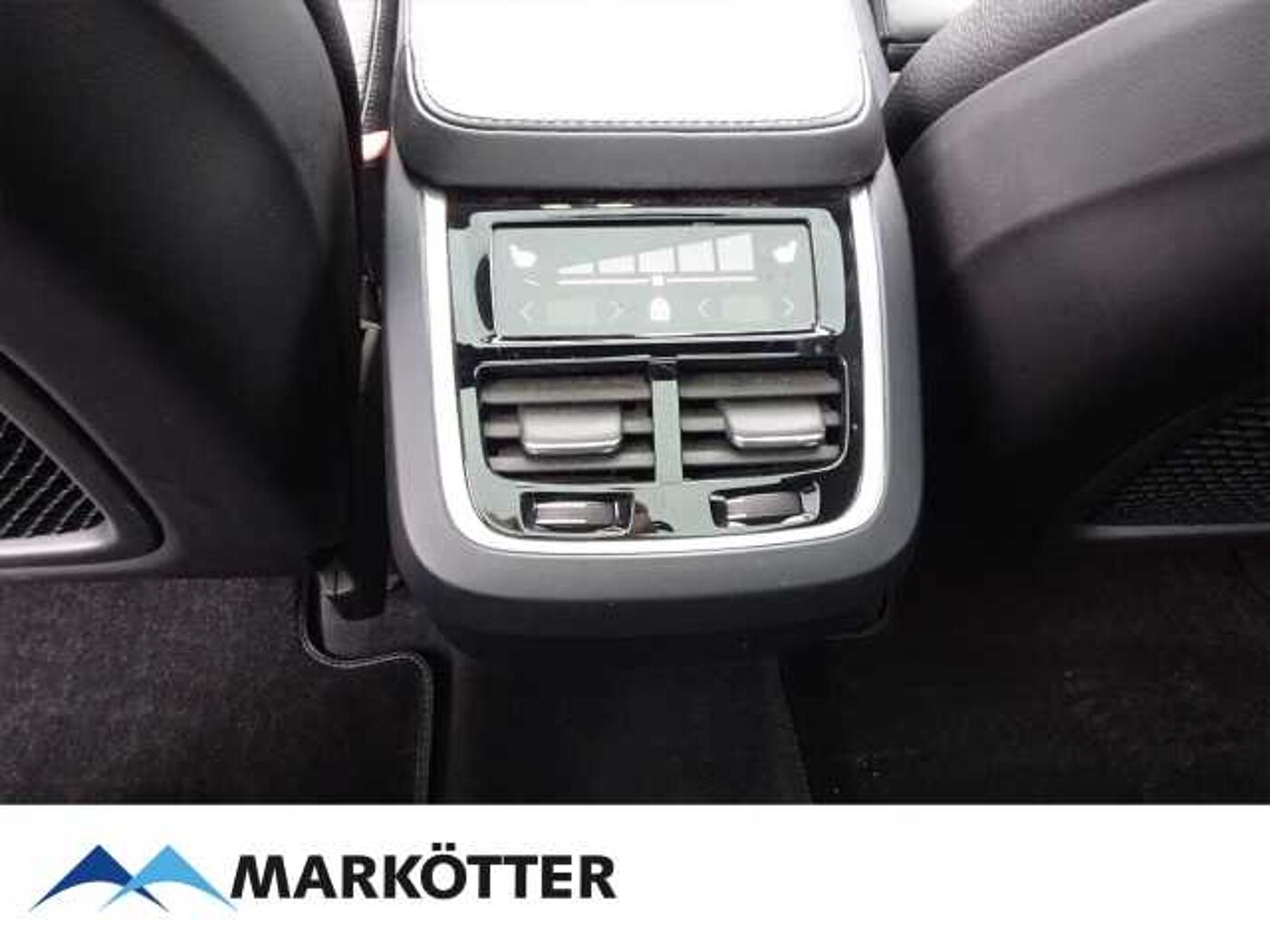 Volvo  Ultimate B5 Diesel AWD/7-Sitzer/AHK/Luft/360Cam