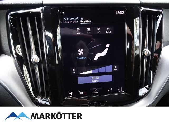 Volvo  Momentum Pro D4 2WD/Navi/AHK/H&K/Cam/SHZ/BLIS